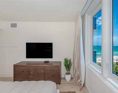 2301 Collins Ave - Photo Thumbnail 4