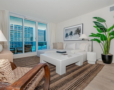 2301 Collins Ave - Photo Thumbnail 18