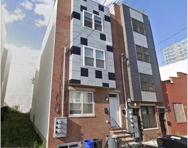 1509 W Seybert Street - Photo Thumbnail 12