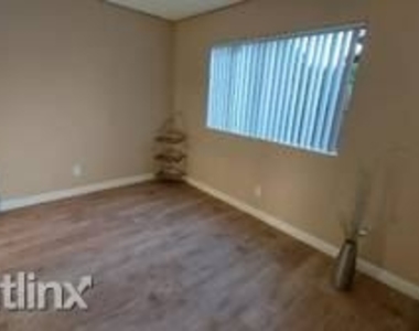 1071 Walnut Ave - Photo Thumbnail 23