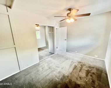 2810 E Glenrosa Avenue - Photo Thumbnail 27