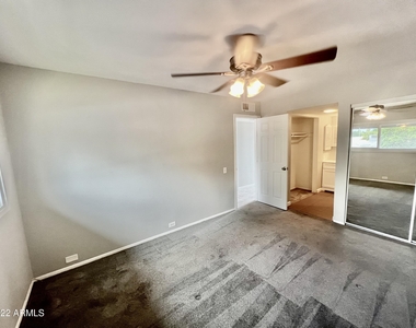 2810 E Glenrosa Avenue - Photo Thumbnail 30