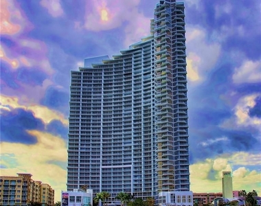 2020 N Bayshore Dr - Photo Thumbnail 2