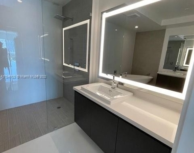 330 Sunny Isles Blvd - Photo Thumbnail 15