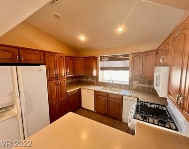 5041 Saint Annes Drive - Photo Thumbnail 5