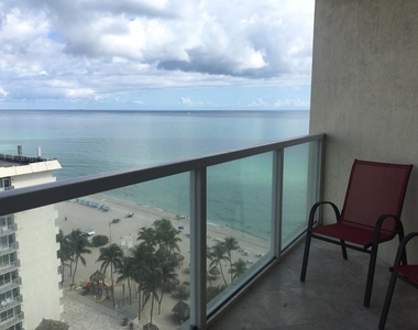 16699 Collins Ave - Photo Thumbnail 1