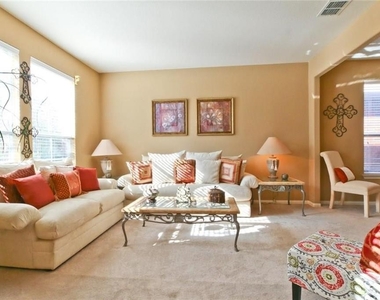 5800 Mariposa Drive - Photo Thumbnail 4