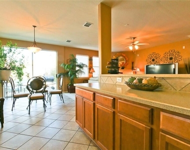 5800 Mariposa Drive - Photo Thumbnail 11