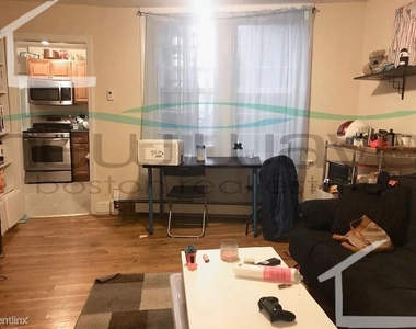 51 Phillips St Apt 1 - Photo Thumbnail 1