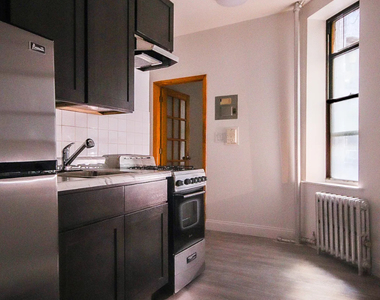 622 East 11th Street - Photo Thumbnail 3