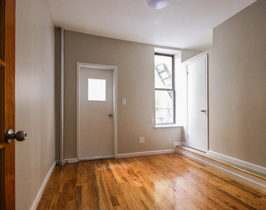 622 East 11th Street - Photo Thumbnail 2