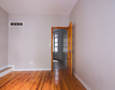 622 East 11th Street - Photo Thumbnail 6