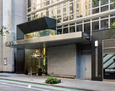 300 E 55th St - Photo Thumbnail 7