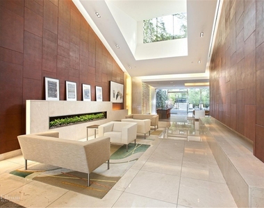 300 E 55th St - Photo Thumbnail 8