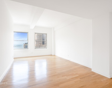 88 Greenwich St - Photo Thumbnail 0