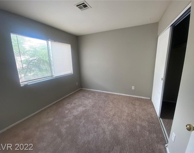 3269 Cheyenne Gardens Way - Photo Thumbnail 7