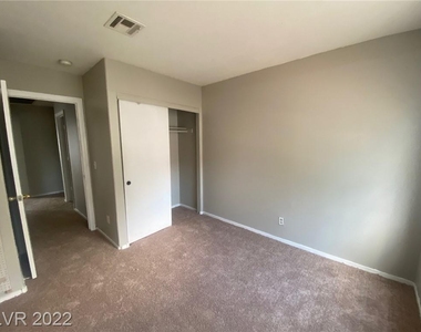 3269 Cheyenne Gardens Way - Photo Thumbnail 9