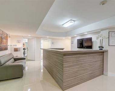 825 Brickell Bay Dr - Photo Thumbnail 32