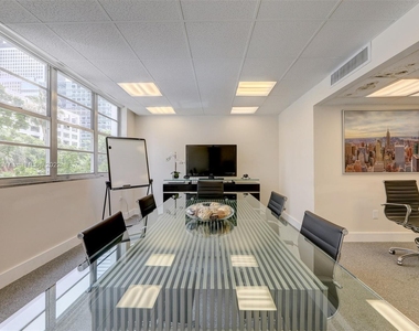 825 Brickell Bay Dr - Photo Thumbnail 11