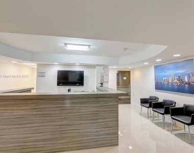 825 Brickell Bay Dr - Photo Thumbnail 14