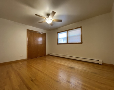 5452 W Foster Avenue - Photo Thumbnail 11