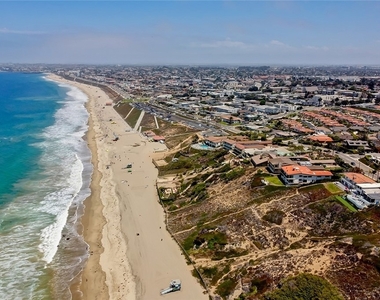 449 Paseo De La Playa - Photo Thumbnail 3