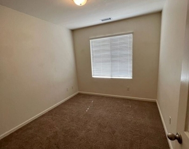 10647 Brittany Park Drive - Photo Thumbnail 7