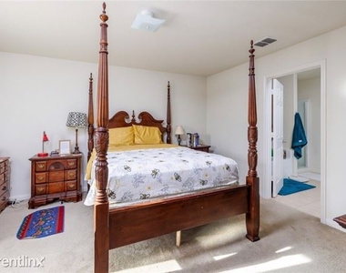 421r Sapphire Ln - Photo Thumbnail 12