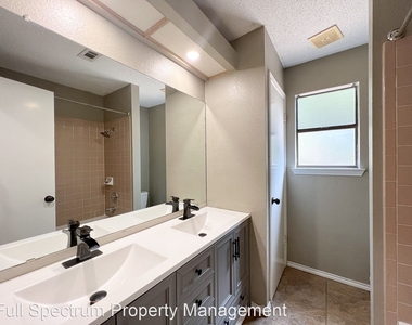 1304 Mulberry Way - Photo Thumbnail 7