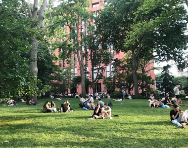 Washington Square/NYU - Photo Thumbnail 2