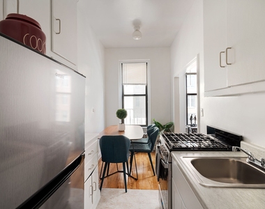 210 West 17th Street - Photo Thumbnail 9