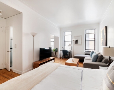 210 West 17th Street - Photo Thumbnail 1