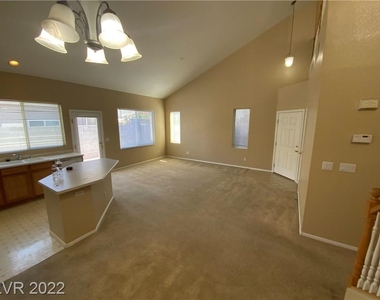 9519 Cabot Falls Avenue - Photo Thumbnail 6