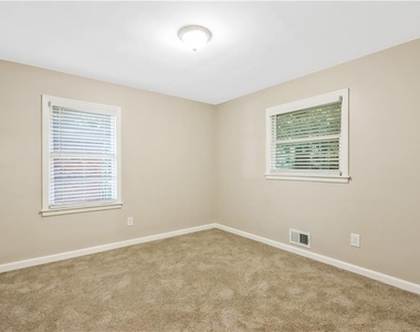 2280 Glendale Drive - Photo Thumbnail 21