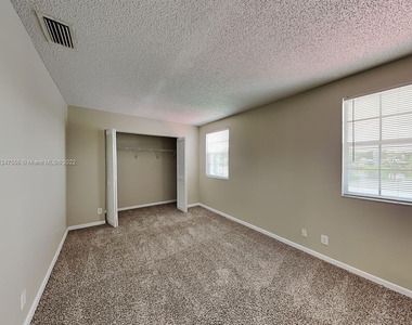 9880 Nw 5th Ct - Photo Thumbnail 10