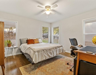 411 N Cavender Street - Photo Thumbnail 16