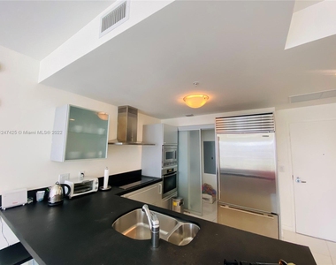 18201 Collins Ave - Photo Thumbnail 14