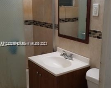 8321 Crespi Blvd - Photo Thumbnail 5