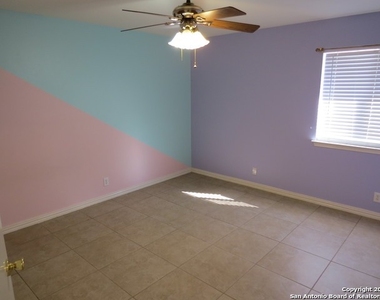 3540 Peachtree Ln - Photo Thumbnail 14