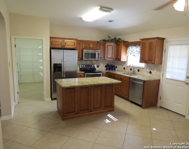 3540 Peachtree Ln - Photo Thumbnail 3