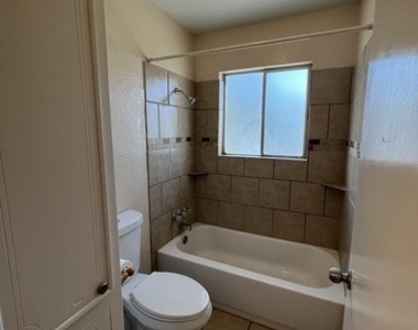 327 E Locust St - Photo Thumbnail 14