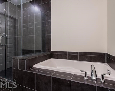 1080 Peachtree St Ne  #1304 - Photo Thumbnail 8