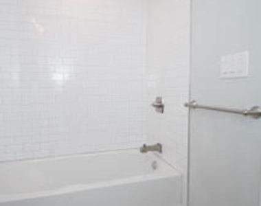 5432 Pine Street - Photo Thumbnail 10