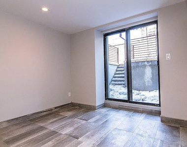184 Suydam Street - Photo Thumbnail 13