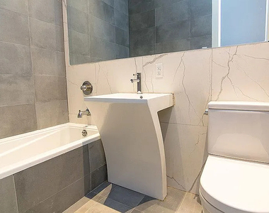 184 Suydam Street - Photo Thumbnail 8