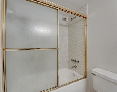 18051 Biscayne Blvd Apt 1104 - Photo Thumbnail 21