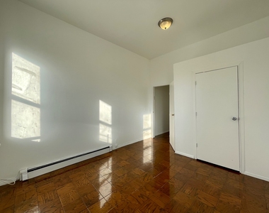 301 East 110th Street - Photo Thumbnail 4