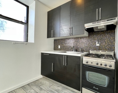 301 East 110th Street - Photo Thumbnail 1
