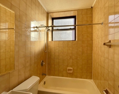 301 East 110th Street - Photo Thumbnail 10