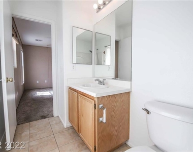 7204 Platinum Peak Avenue - Photo Thumbnail 13